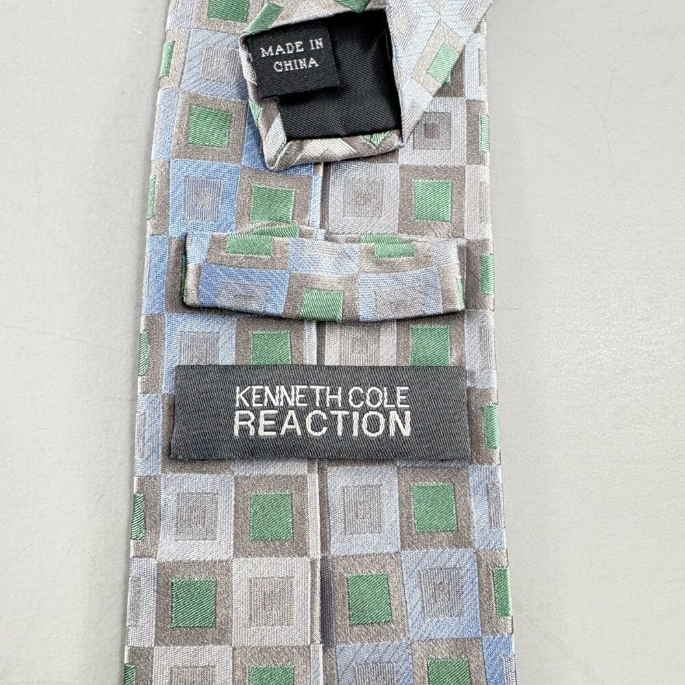 Kenneth Cole Reaction Gray / Green Check Men's Tie 3 1/4" x 62" - Picture 3 of 3